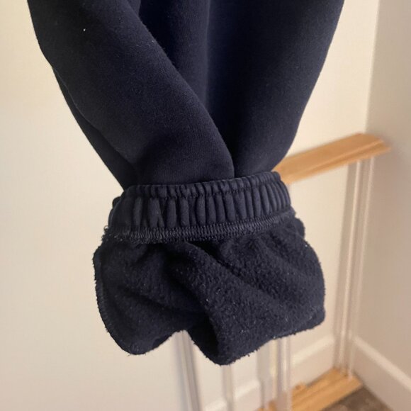 SOLD Cozy Sweatfleece Matching Set - Picture 6 of 6